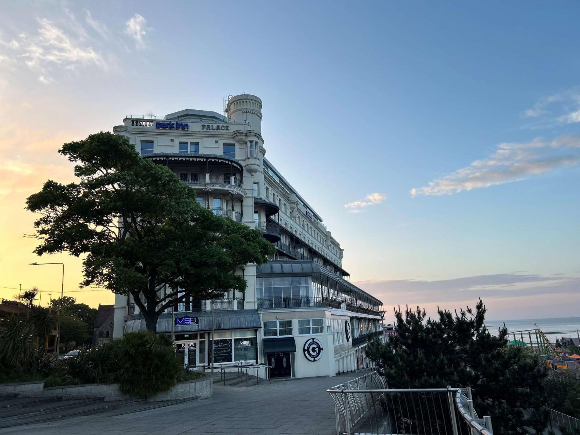 Park Inn By Radisson Palace Southend-on-Sea Buitenkant foto