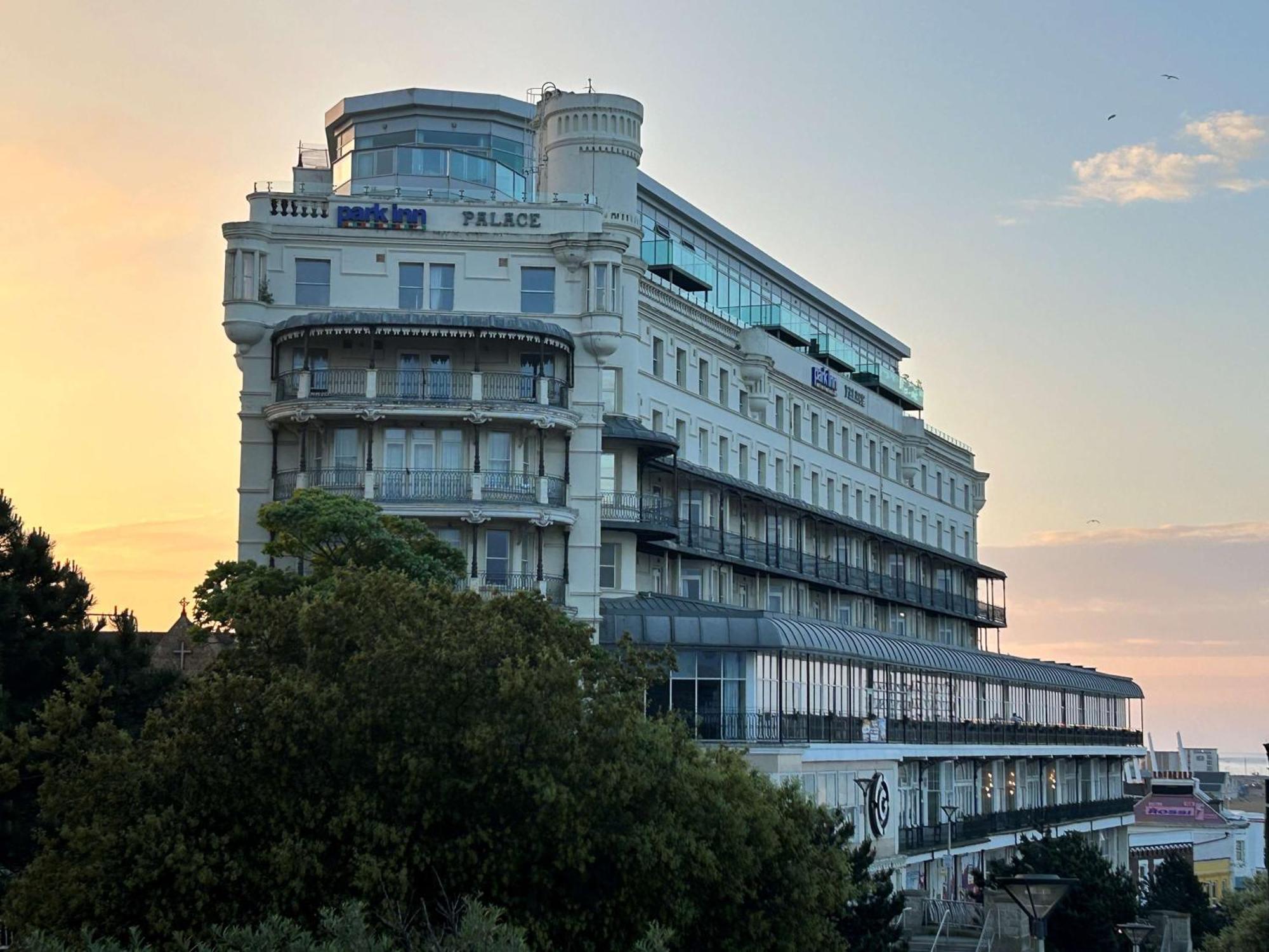 Park Inn By Radisson Palace Southend-on-Sea Buitenkant foto